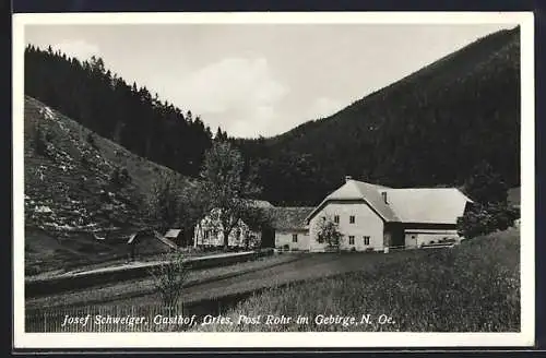 AK Rohr im Gebirge, Gries, Gasthof Josef Schweiger, Gebäudeansicht von einem Feld aus