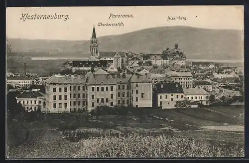 AK Klosterneuburg, Panorama mit Chorherrnstift und Bisamberg