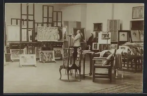 Foto-AK Franz von Stuck, der Künstler in seinem grossen Atelier