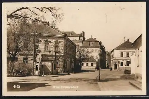 AK Wien, Strebersdorf, Strassenpartie mit Trafik u. Cafe-Restaurant