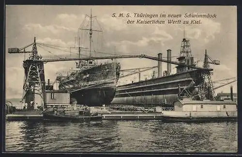 AK Kiel, Kriegsschiff SMS Thüringen im neuen Schwimmdock der Kaiserlichen Werft