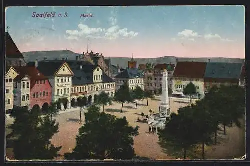 AK Saalfeld / Saale, Markt mit Denkmal