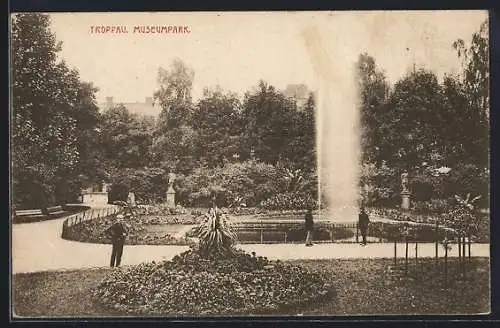 AK Troppau, Wasserfontäne im Museumpark