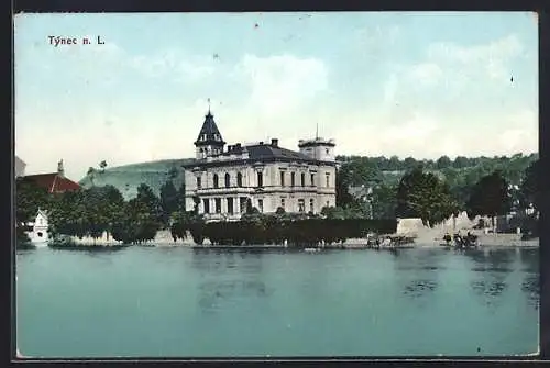 AK Týnec nad Labem, Blick über die Elbe zum Ort