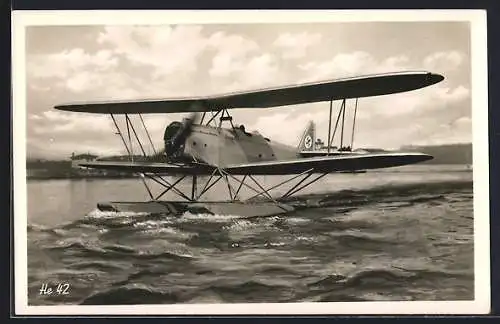 AK Warnemünde, Wasserflugzeug He 42 auf dem Wasser