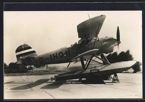 AK Heinkel Wasserflugzeug vom Typ He 60 der Deutschen Marine