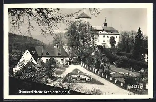 AK Kranichberg /N. Ö., Schloss mit Brunnen