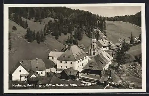 AK Neuhaus /Langau, Ortspartie mit Kirche