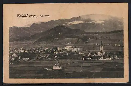 AK Feldkirchen /Kärnten, Ortsansicht gegen die Berge