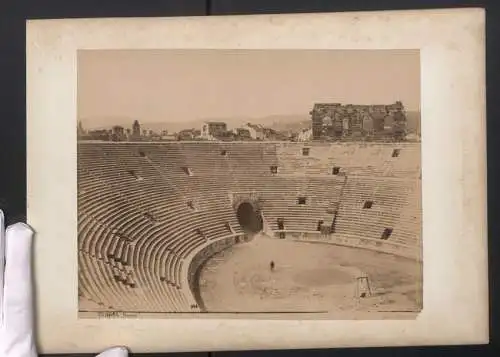 Fotografie unbekannter Fotograf, Ansicht Verona, Blick in die alte Arena, Ruine