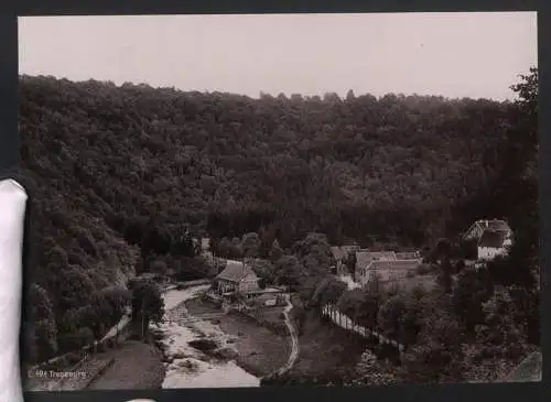 Fotografie unbekannter Fotograf, Ansicht Treseburg, Blick nach dem Ort mit Hotel Weisser Hirsch, Grossformat 26 x 19cm