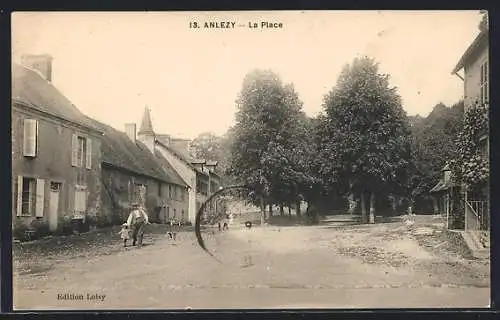 AK Anlezy, La Place, Strassenpartie