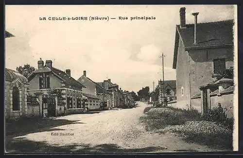 AK La Celle-sur-Loire, Rue principale