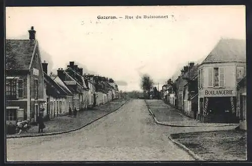 AK Gazeran, la rue du Buissonnet, la boulangerie à droite