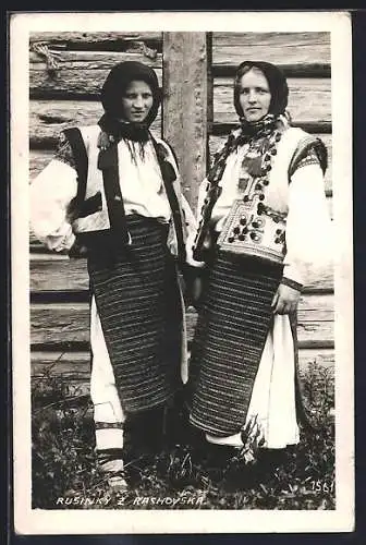 Foto-AK Rusinky z Rachovska, Ukrainerinnen in Tracht