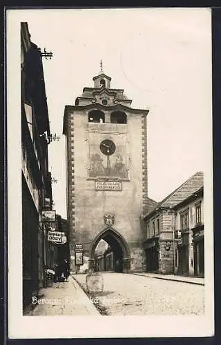 AK Beraun, Strassenpartie mit Torturm