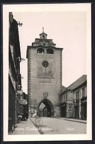 AK Beraun, Strassenpartie mit Torturm