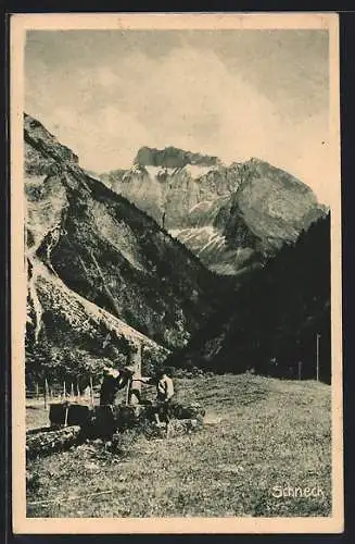 AK Oberstdorf, Bauern am Brunnen auf einer Alm am Schneck in den Allgäuer Alpen