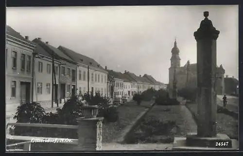 AK Göllersdorf, Denkmäler auf dem Weg zur Kirche