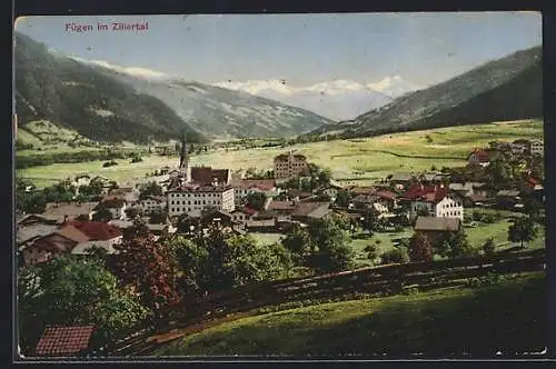 AK Fügen im Zillertal, Ortsansicht in den Bergen