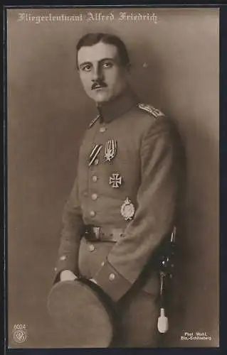 AK Fliegerleutnant Alfred Friedrich in Uniform