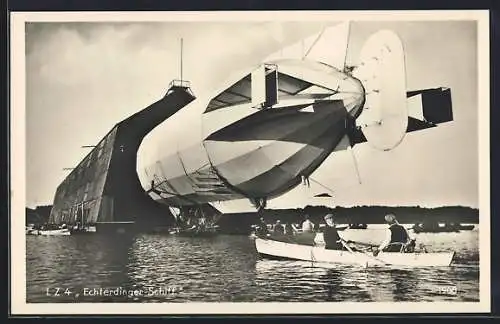 AK Zeppelin LZ 4 Echterdinger Schiff bei der Einfahrt in die Halle