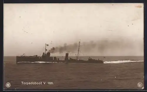 Foto-AK Torpedoboot V 186 pflügt durch die hohe See