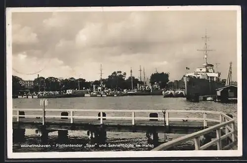 AK Wilhelmshaven, Flottentender Saar & Schnellboote im Hafen, Kriegsmarine