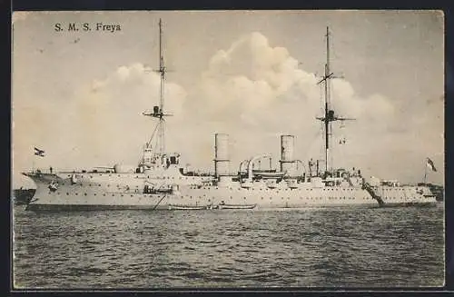 AK Kriegsschiff S. M. S. Freya im Hafen