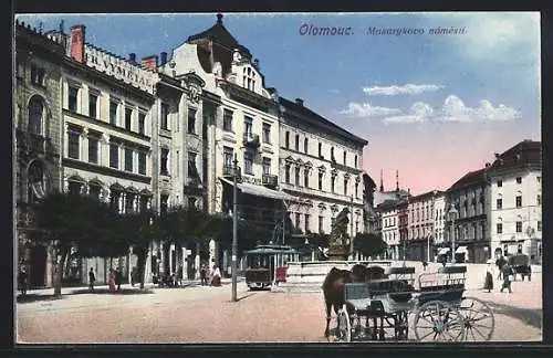 AK Olmütz, Masaryplatz, Strassenbahn, Pferdekutsche