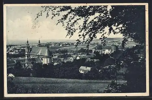 AK Sternberg / Mähren, Feldpartie mit Blick zum Ort