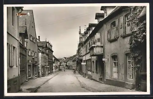 AK Weilerbach / Pfalz, Hauptstrasse mit Ladengeschäften