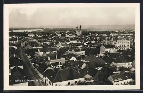 AK Tulln an der Donau, Totalansicht mit Strasse und Wasserblick