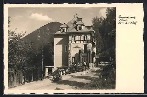 AK Semmering, Heim Sonnwendhof mit Leuten auf Terrasse und parkendem Motorrad