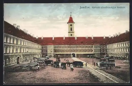 AK Josefstadt / Josefov / Jaromer, Blick in den Hof der Artillerie Kaserne