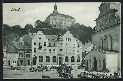 AK Náchod, Ortspartie mit Kirchenvorplatz