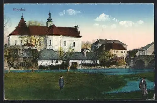 AK Mirovice, Ortspartie mit Flussaue und Kirche