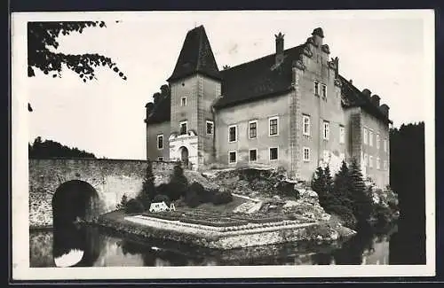 AK Cervena Lhota, Blick auf das Schloss mit Brücke