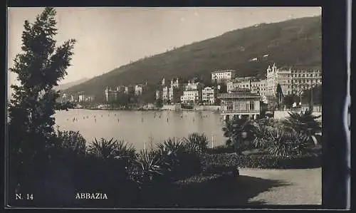 AK Abbazia, Anlagen mit Blick auf die Villen an der Promenade