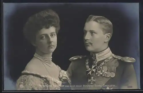 AK Prinz Eitel Friedrich von Preussen mit Braut Herzogin Sophie Charlotte