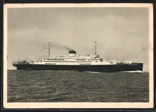 AK Passagierschiff MS Saturnia auf hoher See, Cosulich Line Trieste