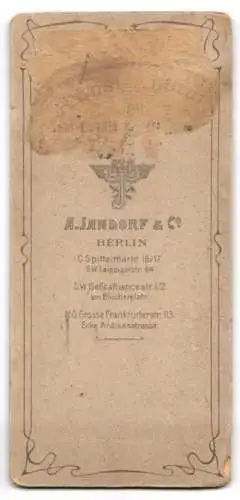 Fotografie A. Jandorf & Co., Berlin, Leipzigerstr. 64, Porträt eines Kleinkindes