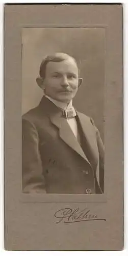 Fotografie Jos. K. Plathen, Leipzig, Bayerische Str. 38, Porträt eines eleganten Herrn