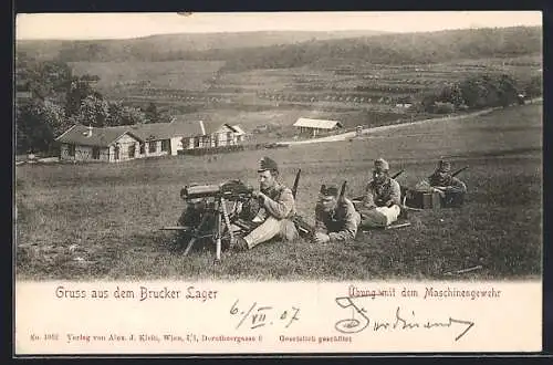 AK Brucker Lager, Soldaten üben mit dem Maschinengewehr