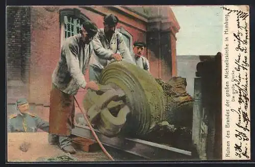 AK Hamburg-Neustadt, Ruinen des Brandes der grossen Michaeliskirche, die grosse Glocke