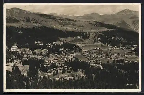 AK Arosa, Ortsansicht mit idyllischem Umland