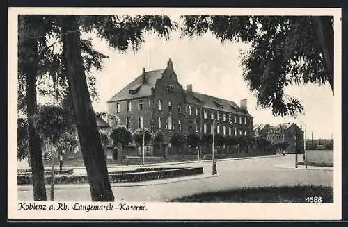 AK Koblenz, Langemarck-Kaserne mit Strassenpartie