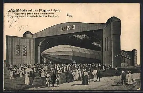 AK Leipzig, Zeppelin-Luftschiff in der Luftschiff-Halle auf dem Flugplatz