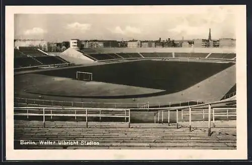 AK Berlin, Walter Ulbricht Stadion in der Invalidenstrasse