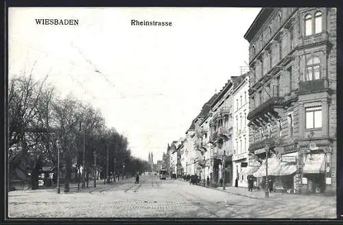 AK Wiesbaden, Rheinstrasse mit Geschäften, Strassenbahn